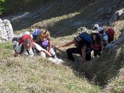 100 su sentiero ripido erboso-roccioso (foto Massimo)